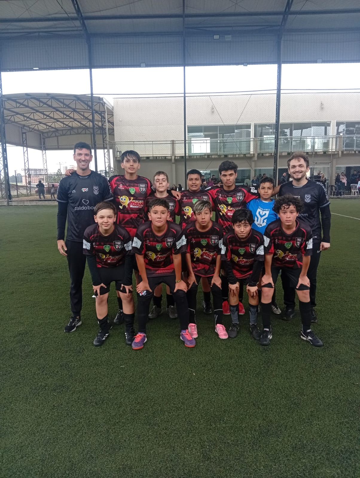 Equipe do Trieste com a comissão técnica